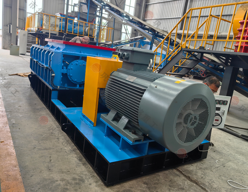 處理鋼渣設(shè)備價(jià)格多少？推薦成砂率高的強(qiáng)力分級破碎機(jī)