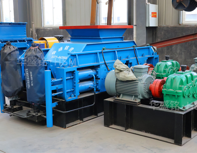 鵝卵石河卵石對輥制砂機(jī)生產(chǎn)能力怎么樣？多少錢一臺(tái)？