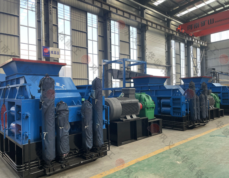 大型河卵石全自動(dòng)數(shù)控液壓對輥制沙機(jī)